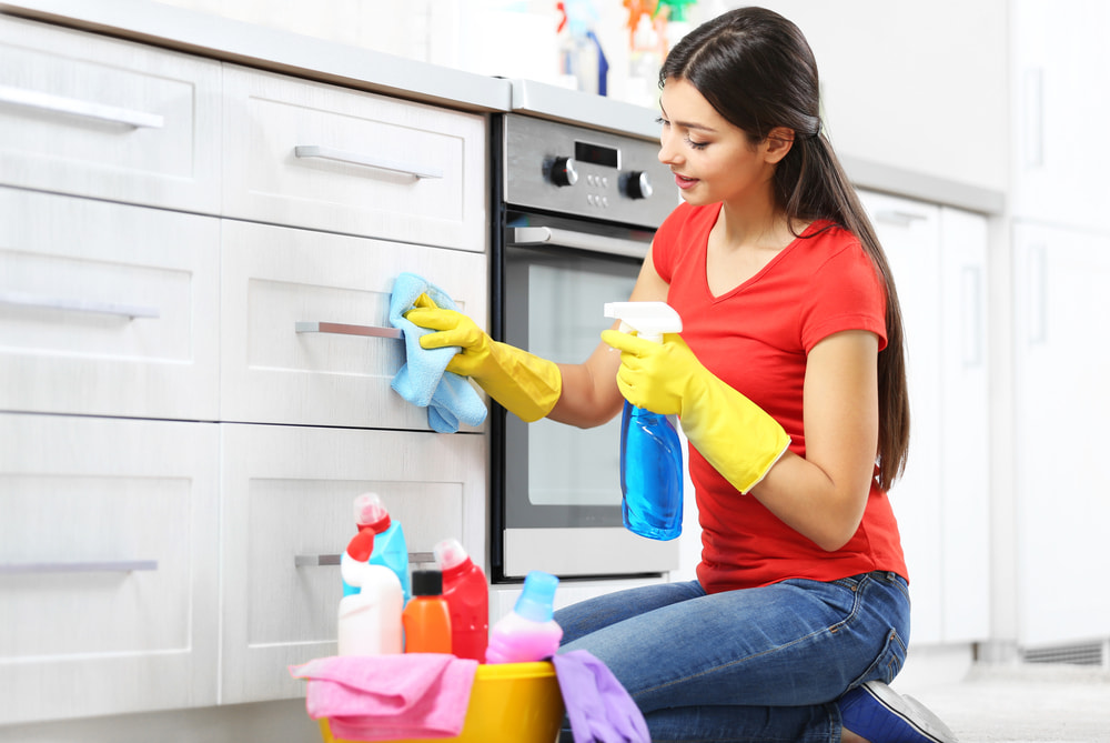 Who in Windsor, CO provides comprehensive custom cleaning