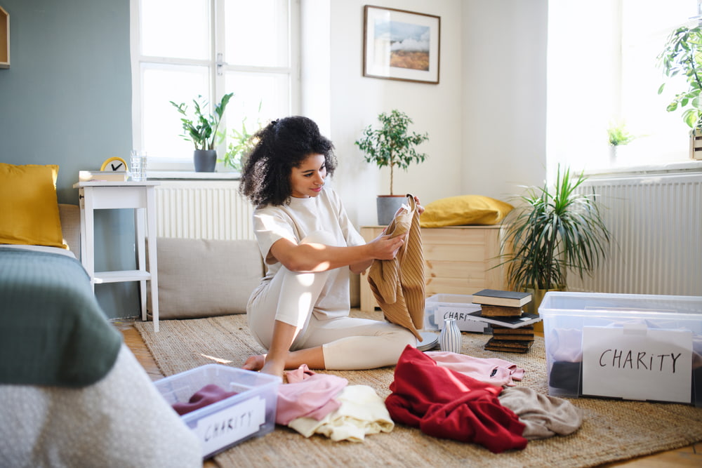 Should you declutter before cleaning